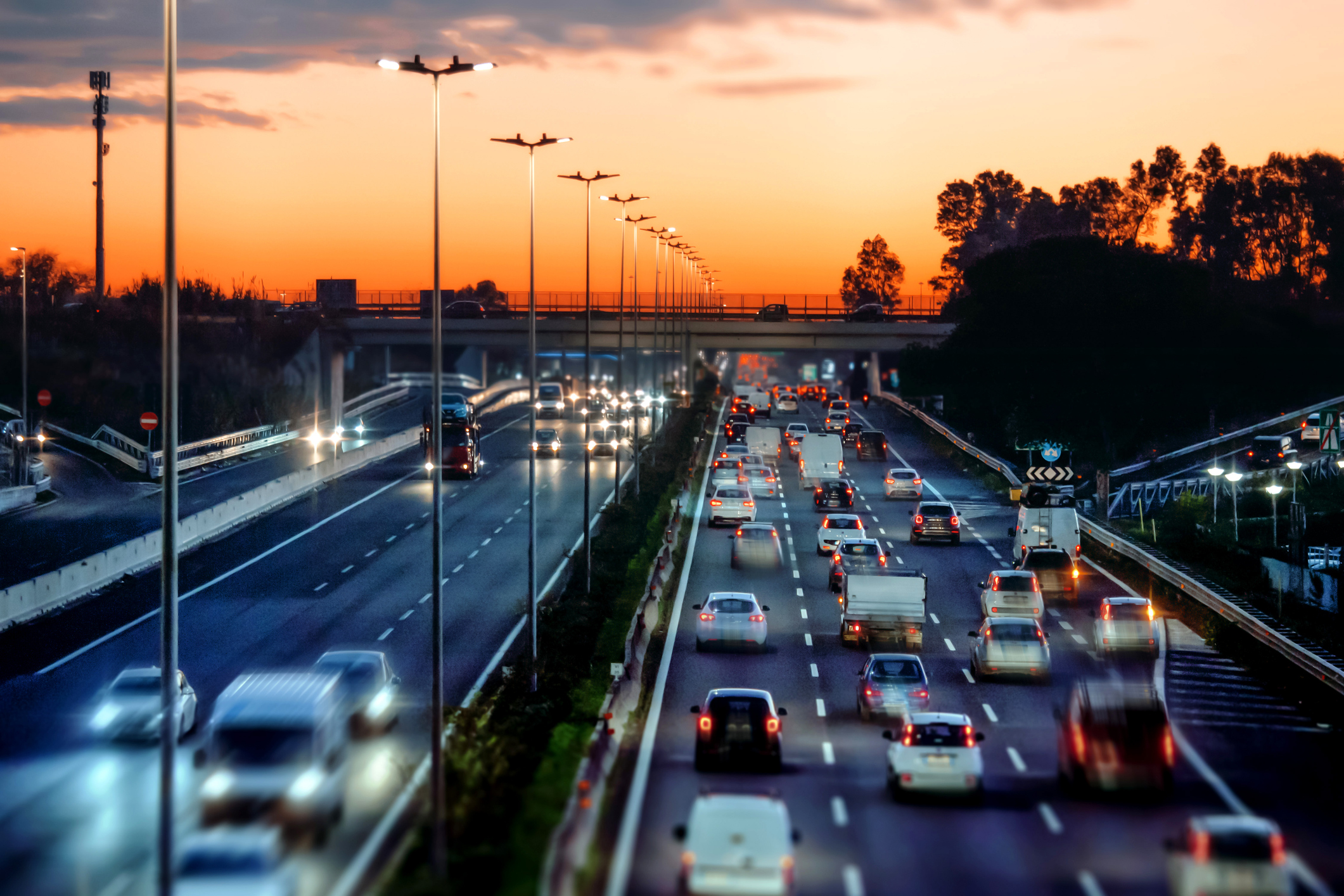 Nelle Autostrade Possono Circolare Solo Le Autovetture Come circolare in autostrada: guida all’uso corretto delle tre corsie
